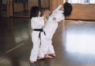 2003.4.6.moe8.jpg (38394 バイト)