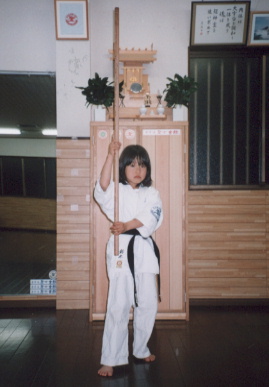 2003.4.8.moe1.jpg (39952 バイト)