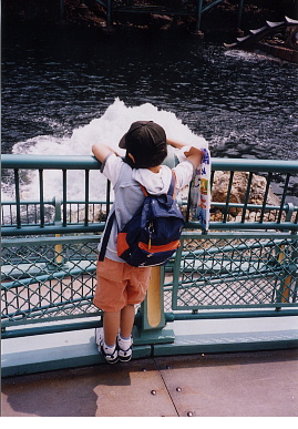 2003.5.24.25seishikaikan_traver47.jpg (73010 バイト)