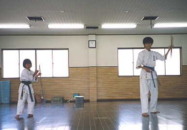 2003.6.29.moe6.jpg (42853 バイト)