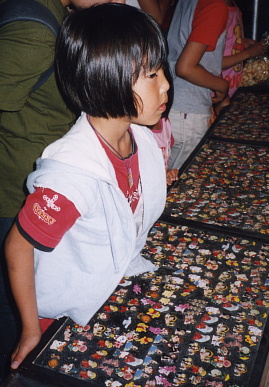 2003.6.7.yomise3.jpg (74932 バイト)