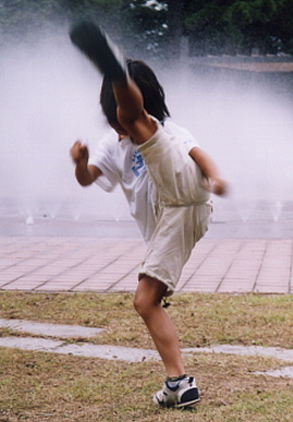 2003.7.19.moe3.jpg (49476 oCg)