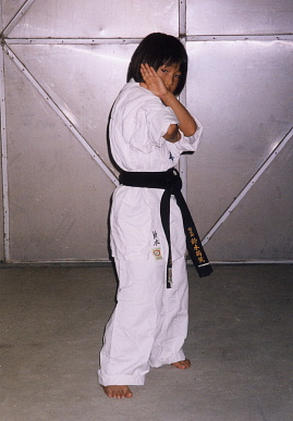 2003.7.23.moe11.jpg (44699 バイト)