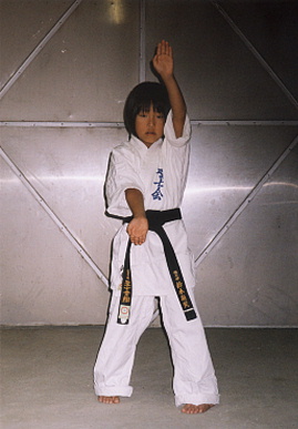 2003.7.23.moe8.jpg (42803 oCg)