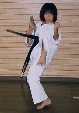 2003.8.10moe7.jpg (46946 oCg)