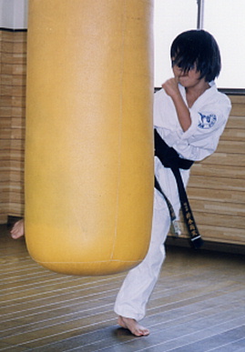 2003.8.3.moe11.jpg (42819 バイト)