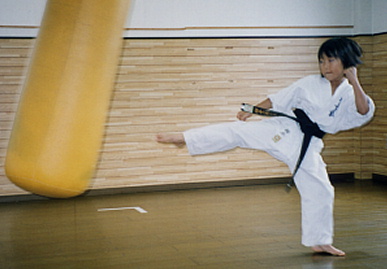 2003.8.3.moe13.jpg (41153 バイト)