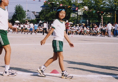 2003.9.28.moe_undoukai13.jpg (67412 バイト)