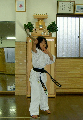 2004.1.1.moe3.jpg (58306 oCg)