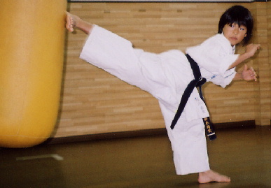 2004.10.10.moe8.jpg (41523 バイト)