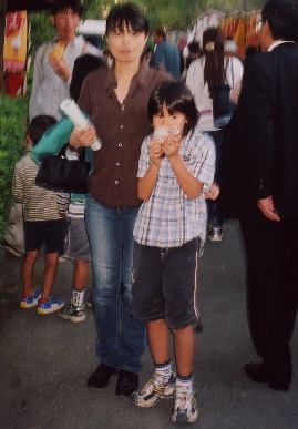 2004.10.10.toyohashimatsuri_moe7.jpg (55902 バイト)