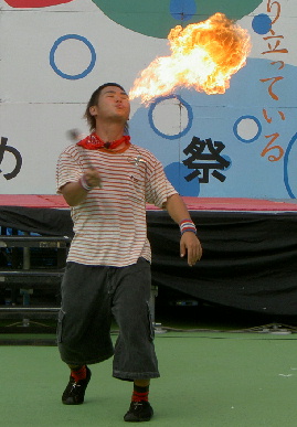 2004.10.31.moe3.jpg (53101 バイト)