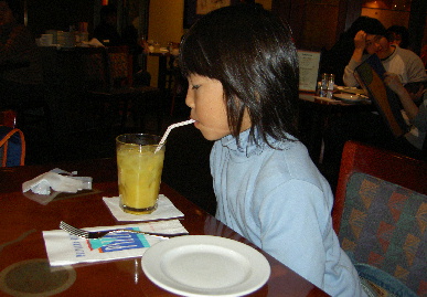 2004.11.22.moe7.jpg (60912 バイト)