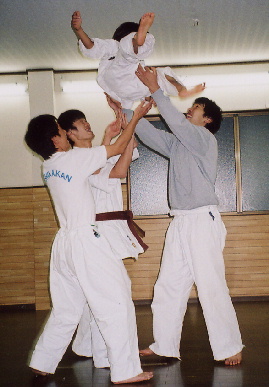 2004.11.26.moe1.jpg (53674 oCg)