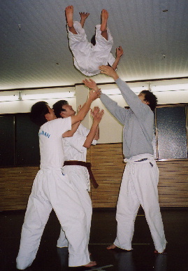 2004.11.26.moe2.jpg (53134 oCg)