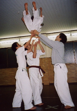 2004.11.26.moe3.jpg (54562 oCg)
