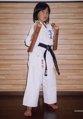 2004.12.10.moe6.jpg (54963 oCg)