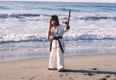 2004.2.8.karate_kanchuugeiko4.jpg (56069 バイト)