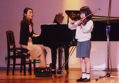 2004.3.28.moe1.jpg (52806 バイト)