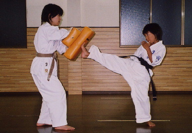 2004.7.27.moe3.jpg (54293 バイト)