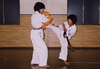 2004.7.27.moe4.jpg (52295 バイト)