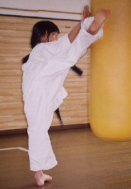 2004.7.4.moe13.jpg (40839 バイト)