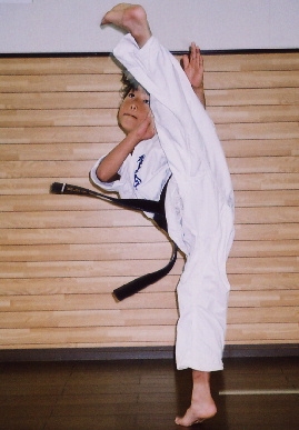 2004.7.4.moe4.jpg (48517 バイト)