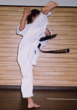 2004.7.4.moe5.jpg (50936 バイト)