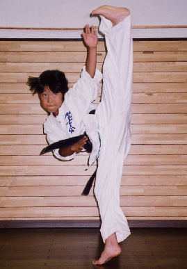 2004.7.4.moe7.jpg (48795 バイト)