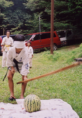 2004.8.22.karate_.gassyuku8.jpg (81365 バイト)