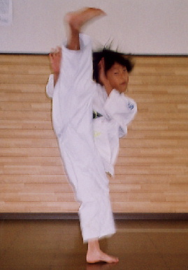 2004.9.10.moe3.jpg (35220 バイト)