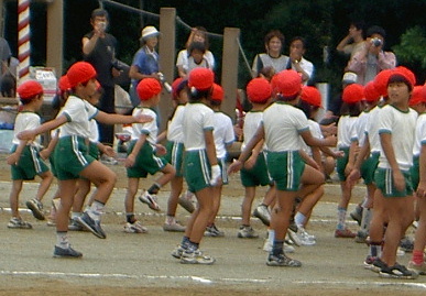 2004.9.26.moe1.jpg (68094 バイト)