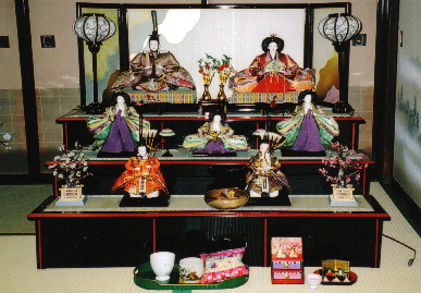 2005.3.5.hinamatsuri1.jpg (78157 oCg)