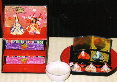 2005.3.5.hinamatsuri2.jpg (67381 バイト)
