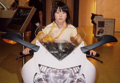 2005.6.3.expo10.jpg (22022 バイト)