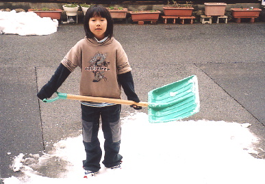 2006.1.4.ogaki_moe2.jpg (64689 バイト)