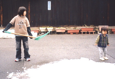 2006.1.4.ogaki_moe3.jpg (51875 バイト)