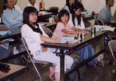 2004.10.3.34th.kenkyuuhappyoukai16.jpg (73724 �o�C�g)