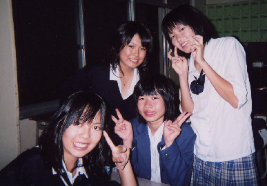 2004.10.9.�`10.gakuensai1.jpg (55869 �o�C�g)